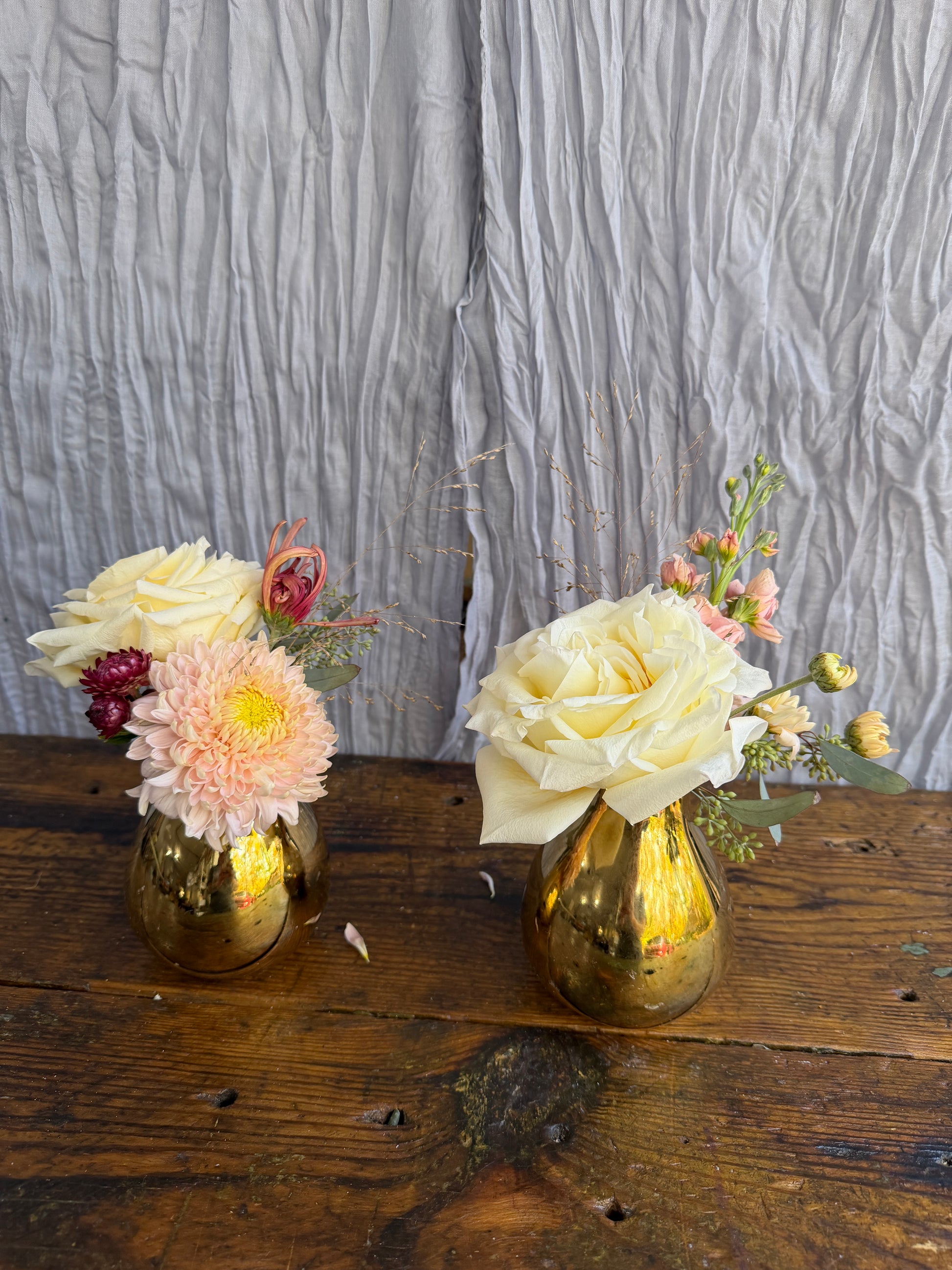 gold bud vases with mums and roses